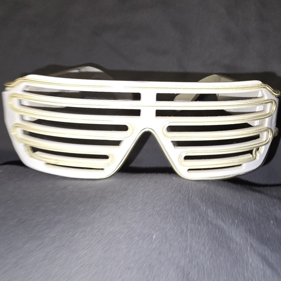 {SOLD} Elite Eyewear Wireless Light-Up Shutter Shades (Blue/White Frame) - Picture 7 of 8